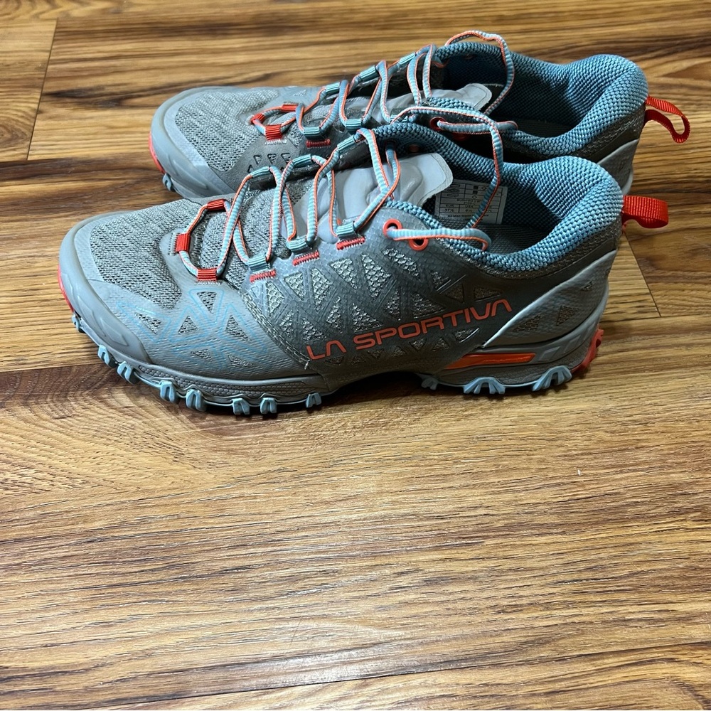 La Sportiva Shoes Women’s 6.5 - Picture 3 of 7